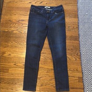 Levi’s 711 skinny women’s dark wash jeans size 28